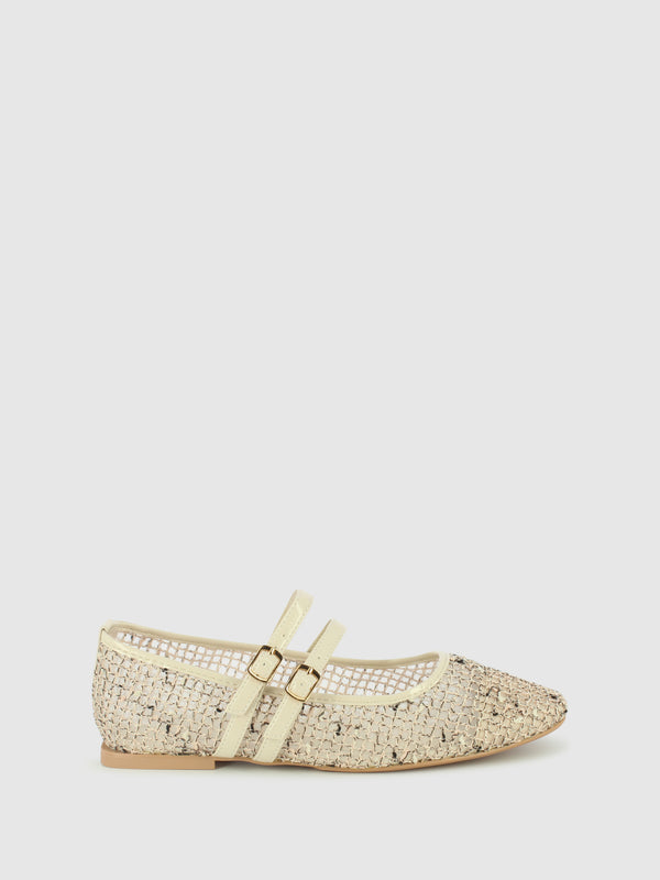 Sapatos com Fivela em Bege